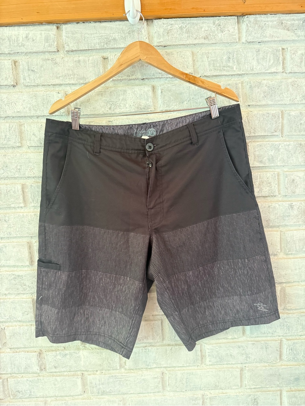 Hybrid & company Men’s Black & Dark Gray Hybrid board Shorts